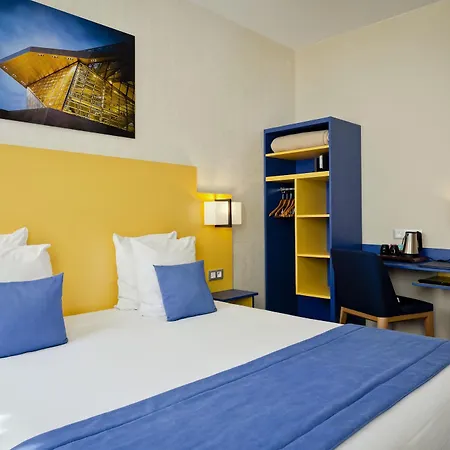 Otel Des Remparts Perrache 3*