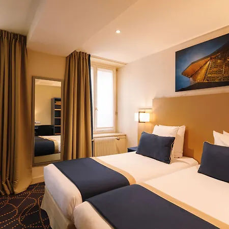 Hotel Des Remparts Perrache 3*