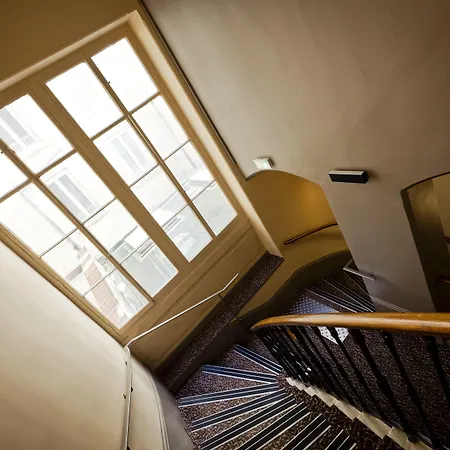 Des Remparts Perrache Hotel