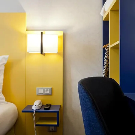 Hotel Des Remparts Perrache 3*