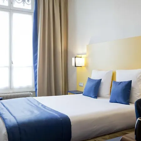 Hotel Des Remparts Perrache 3*