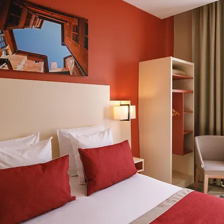 Des Remparts Perrache Hotel