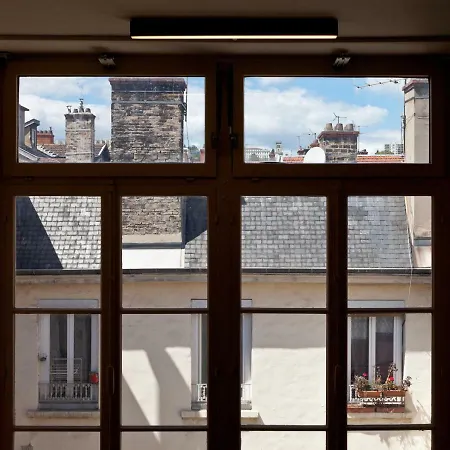 Hotel Des Remparts Perrache 3*